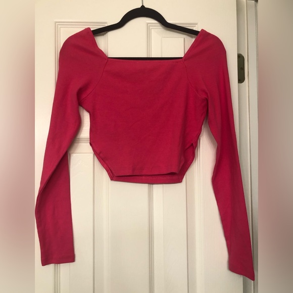Sweetlikeoyin-the drop Solid Red Long Sleeves Size Medium crop top NWT - Picture 5 of 5